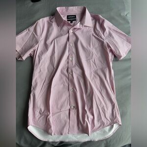 Bonobos Men’s short sleeve shirt in a medium slim fit white and pink design